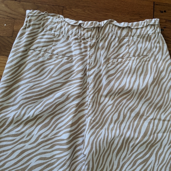 Ann Taylor Hi-Waist Zebra Pant w/Tapered Leg - Picture 7 of 8